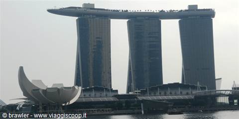 Marina Bay Sands in Singapore with the flower-shaped Science Museum, hazy light