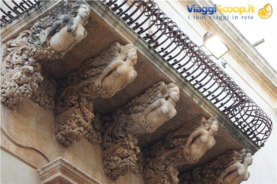 Noto, balcony