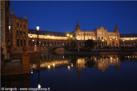 Plaza de España in the evening