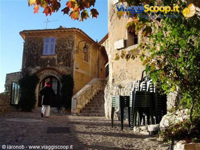 Eze little square
