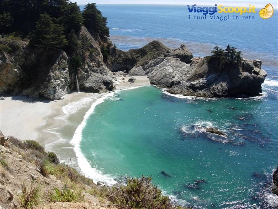 Waterfall into the sea - Julia Pfeiffer Burns State Park