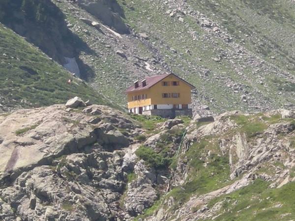 Genova refuge