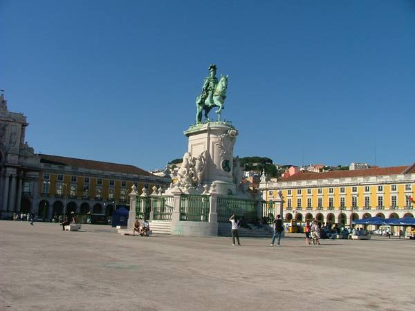 Lisboa: Praca do Comercio, equestrian statue of Dom José I
