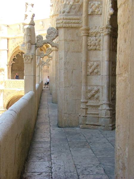 Lisboa: Mosteiro dos Jeronimos, upper cloister
