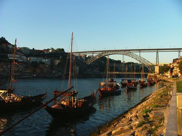 Porto: Rio Douro and 'barcos rabelos'