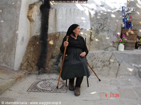Pietrapertosa - Elderly woman