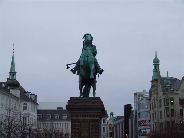 COPENHAGEN - The equestrian statue of King Absalon, founder of the City