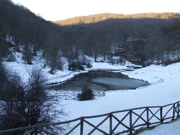 MONTELLA - Apennine pond on the Verteglia Plateau