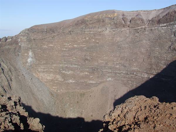 VESUVIUS - Crater
