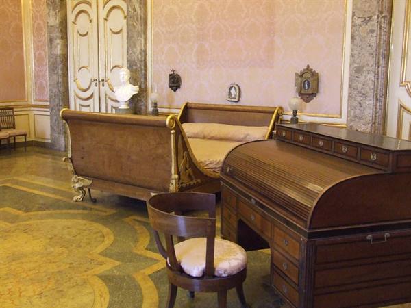 ROYAL PALACE OF CASERTA - Queen's Bedroom