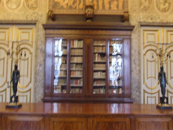 ROYAL PALACE OF CASERTA - Furniture