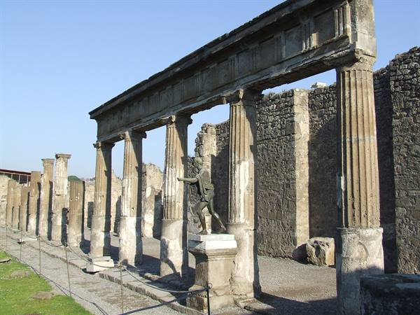 POMPEII - Temple of Apollo