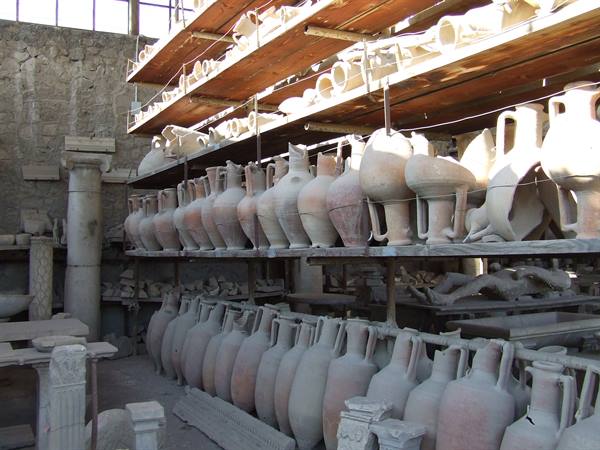 POMPEII - Archaeological finds