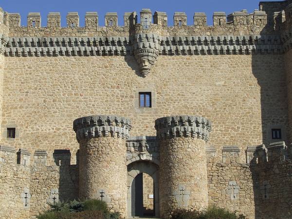 MANZANARES el REAL : Entrance portal to the Castle