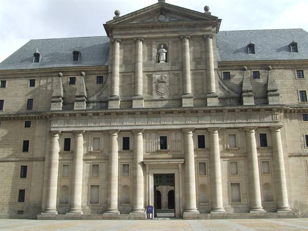 EL ESCORIAL - Entrance