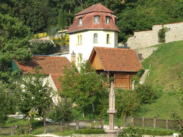 VISEGRAD - Typical little house