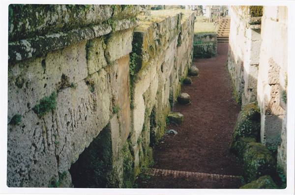 ORVIETO - Etruscan necropolis