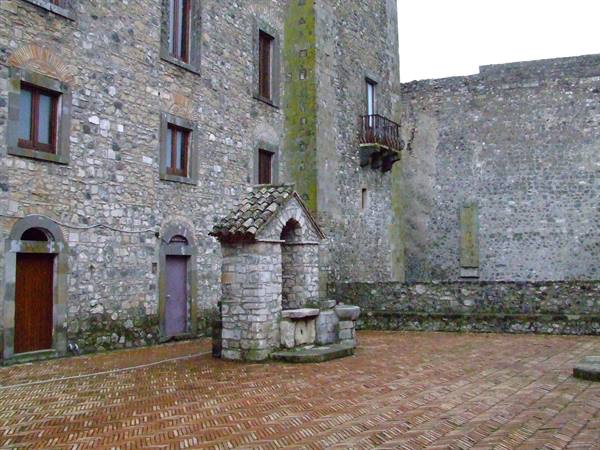 MELFI - Norman Castle : detail