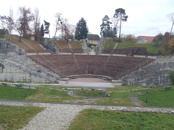 AUGUSTA RAURICA - Theatre