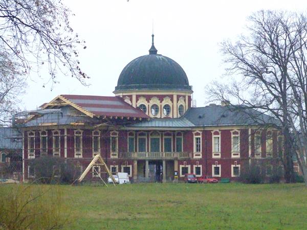 VELTRUSY - Royal Palace