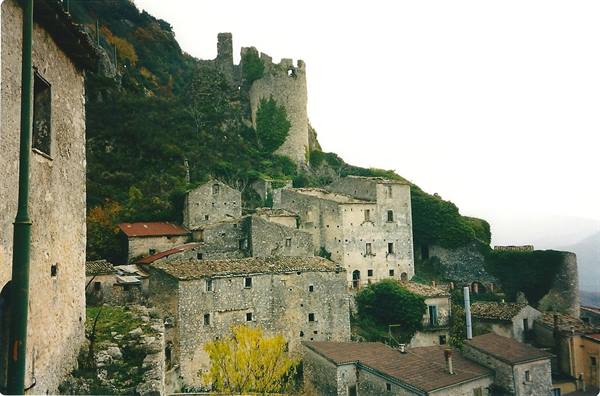 PESCHE - Medieval village