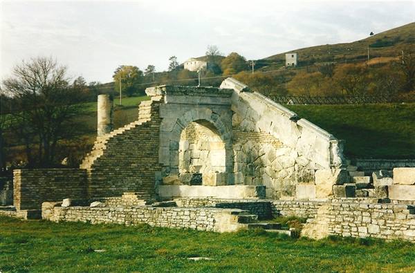 PIETRABBONDANTE - Italic Temple