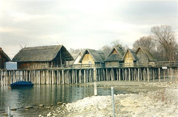 UNTERUHLDINGEN- Stilt houses