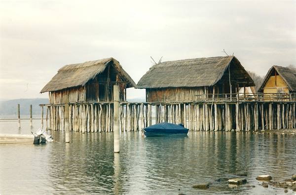 UNTERUHLDINGEN- Stilt houses