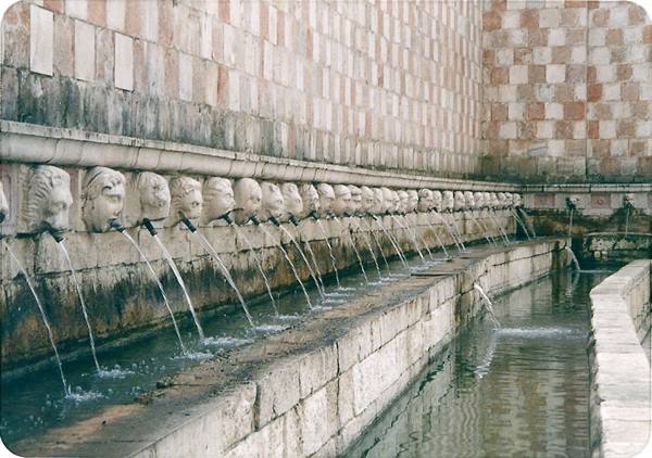 L'AQUILA - Fountain of the 99 spouts