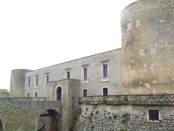 VENOSA  - Castle