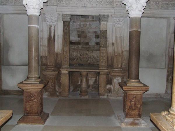 ACERENZA - Crypt of the Cathedral