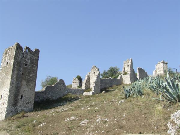 AVELLA - Norman Castle