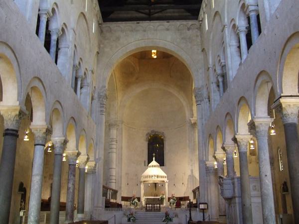 BARI - Cathedral, interior