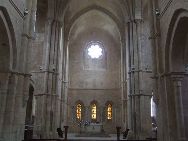 FOSSANOVA ABBEY - Interior of the Cathedral