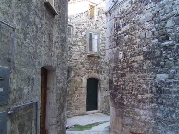 RIPALIMOSANI - Glimpse of the Old Town