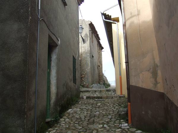 CAIRANO - Historic Center