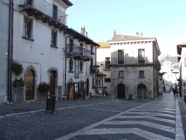 PESCOCOSTANZO