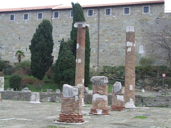 TRIESTE - Castle