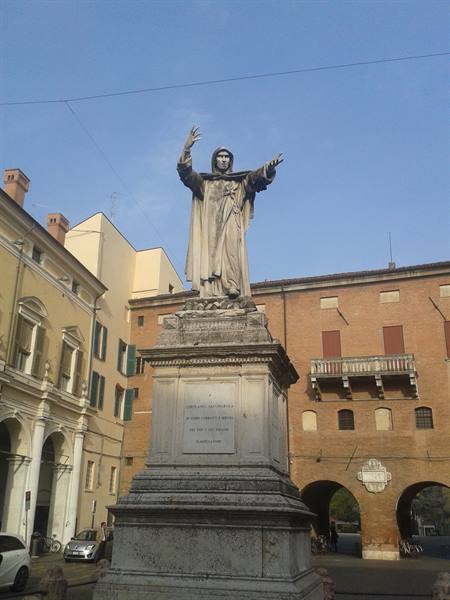 FERRARA - Monument to Savonarola