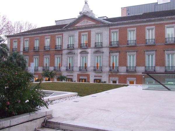 MADRID :the facade of the Museo Thyssen - Bornemisza