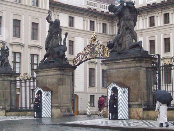 PRAGUE - Entrance to the Castle