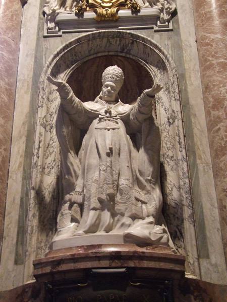 ST. PETER'S BASILICA - Detail