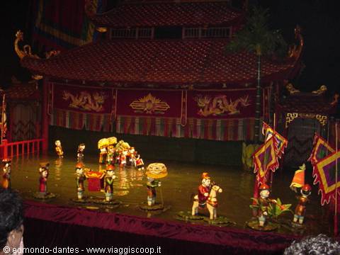 The puppet theatre in the water