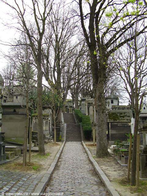 THE EVOCATIVE PERE LACHAISE CEMETERY