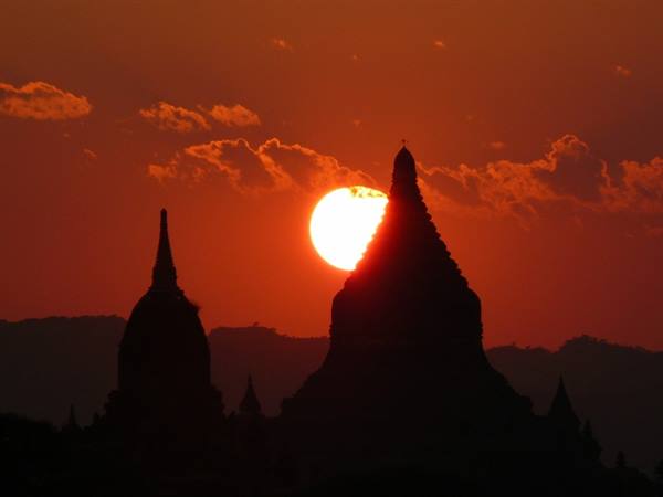 sunset in Bagan