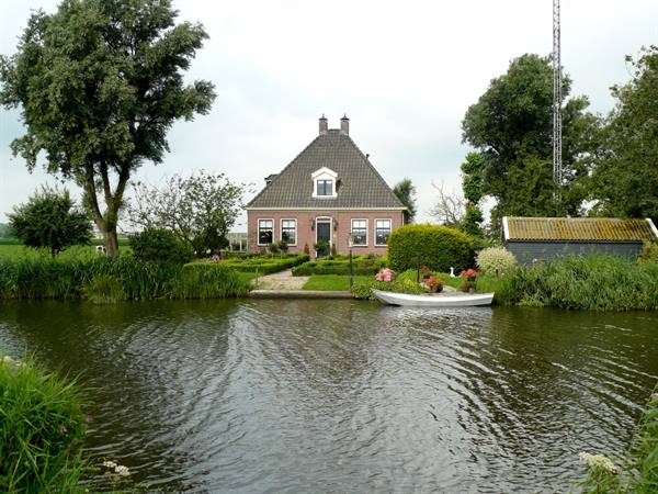 By bike between Edam, Volendam and Marken