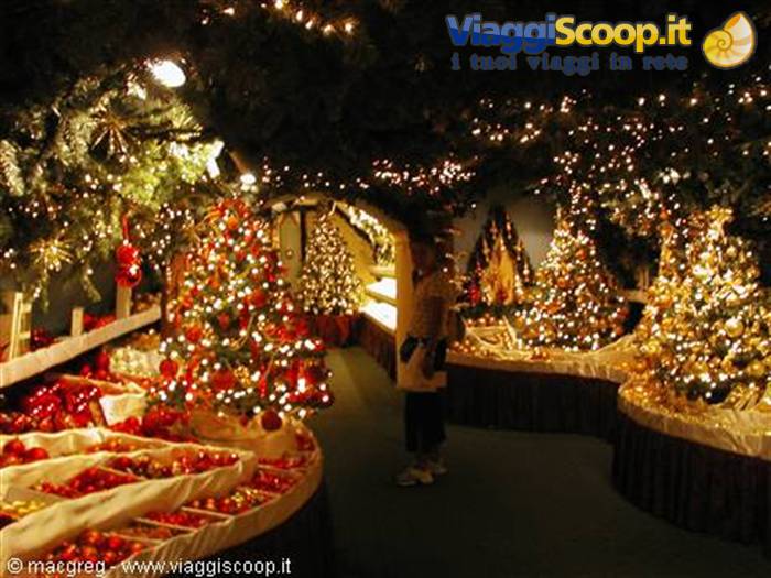 Rothenburg, Christmas shop in mid-august....