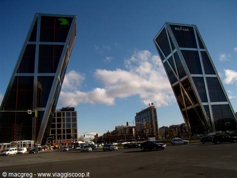 Modern Madrid, Plaza Castilla