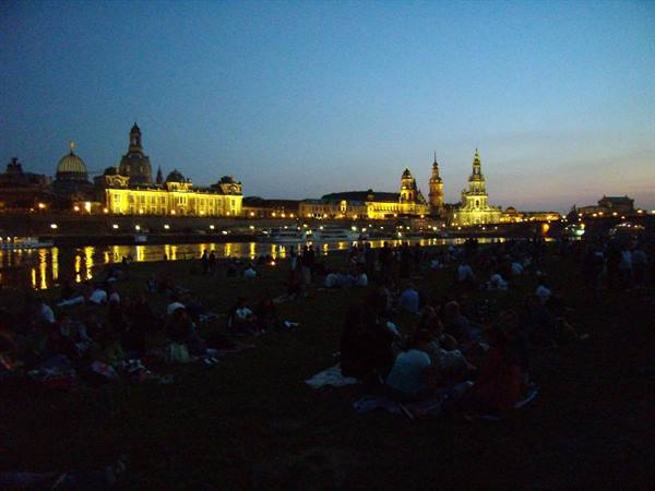 Dresden by night