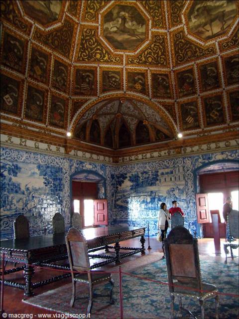 Palacio Nacional de Sintra, Sala dos Brasoes